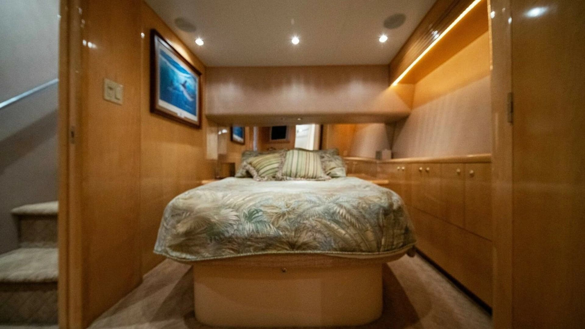 2003 Hatteras 54 Convertible - Image 34