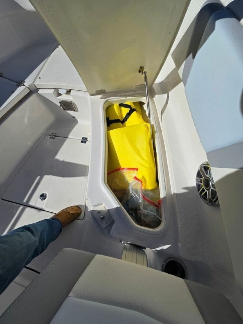 2022 Robalo — - Image 14