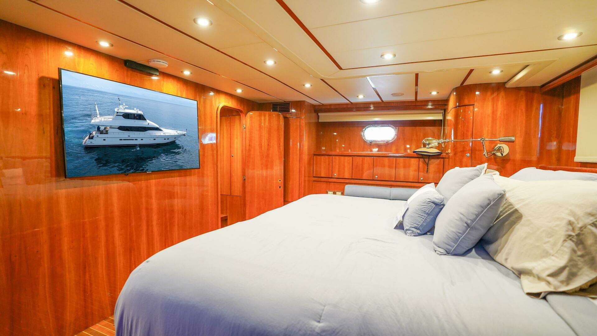 2001 Motor Yacht 82MY - Image 29