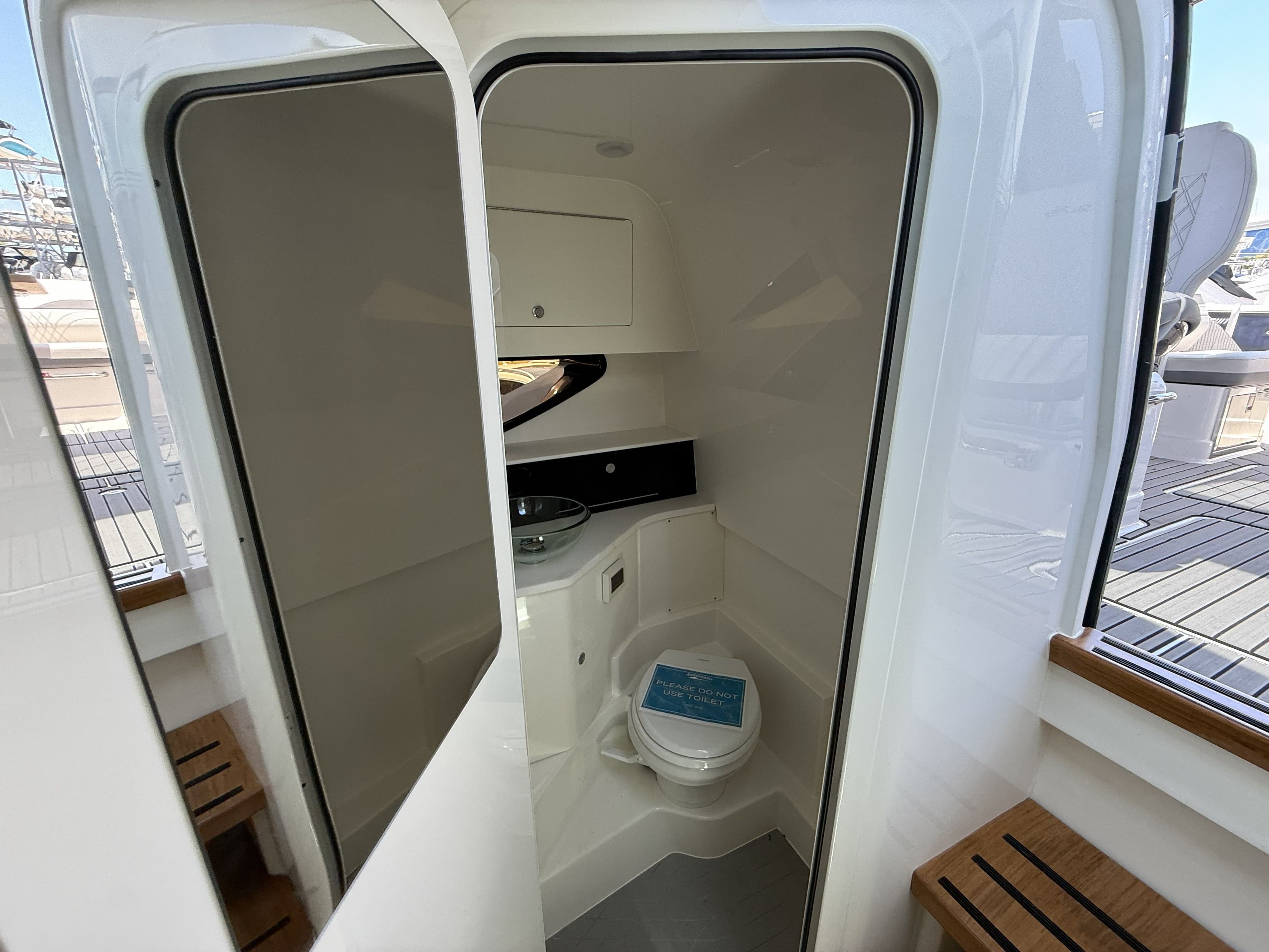 2026 Sea Ray SLX 360 Outboard - 14