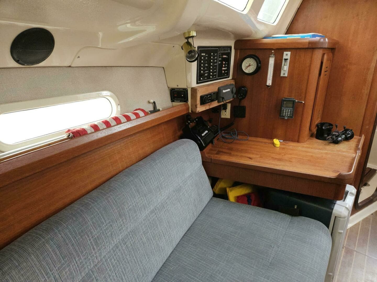 1996 Hunter 336 - Image 19