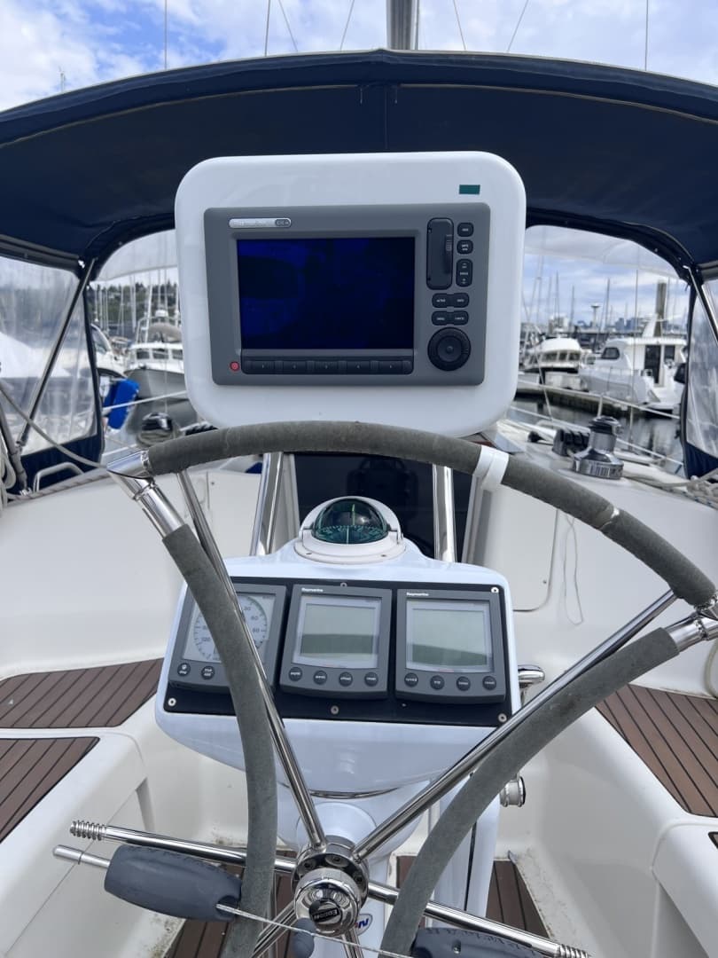 2006 Hunter 38 - Image 3