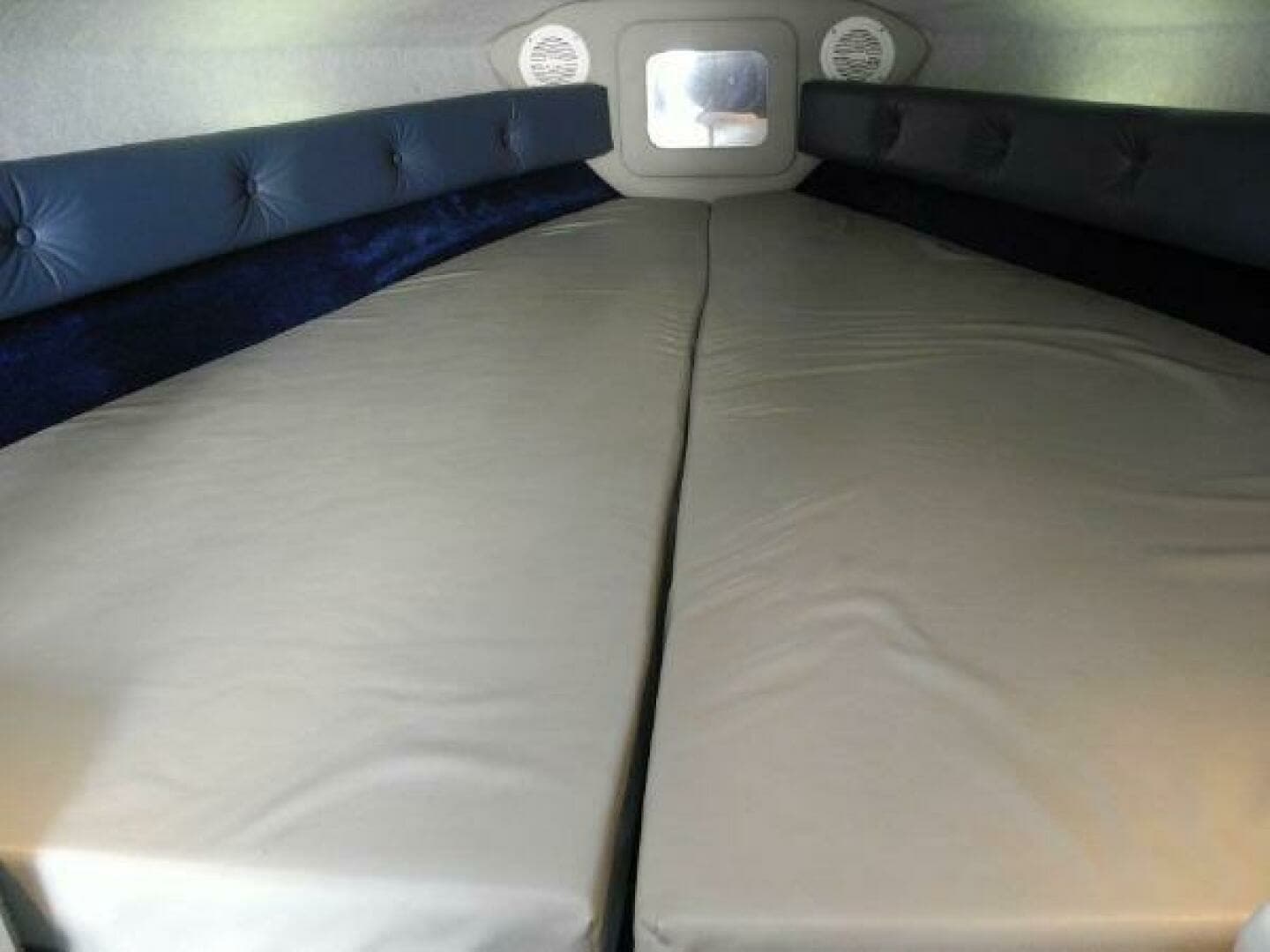 2002 Advantage — - Image 17
