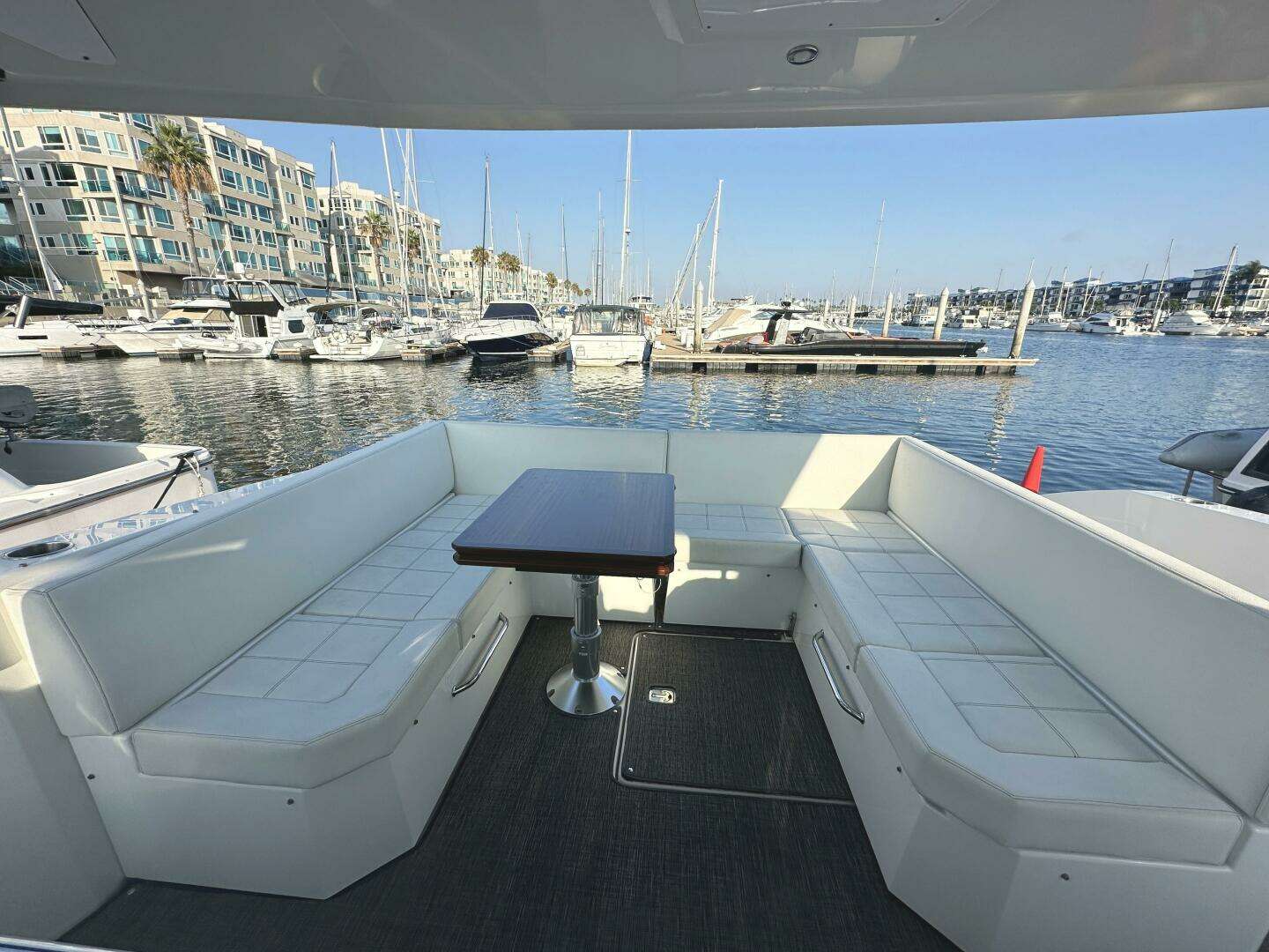 2017 Cruisers Yachts 390 Express Coupe - Image 58