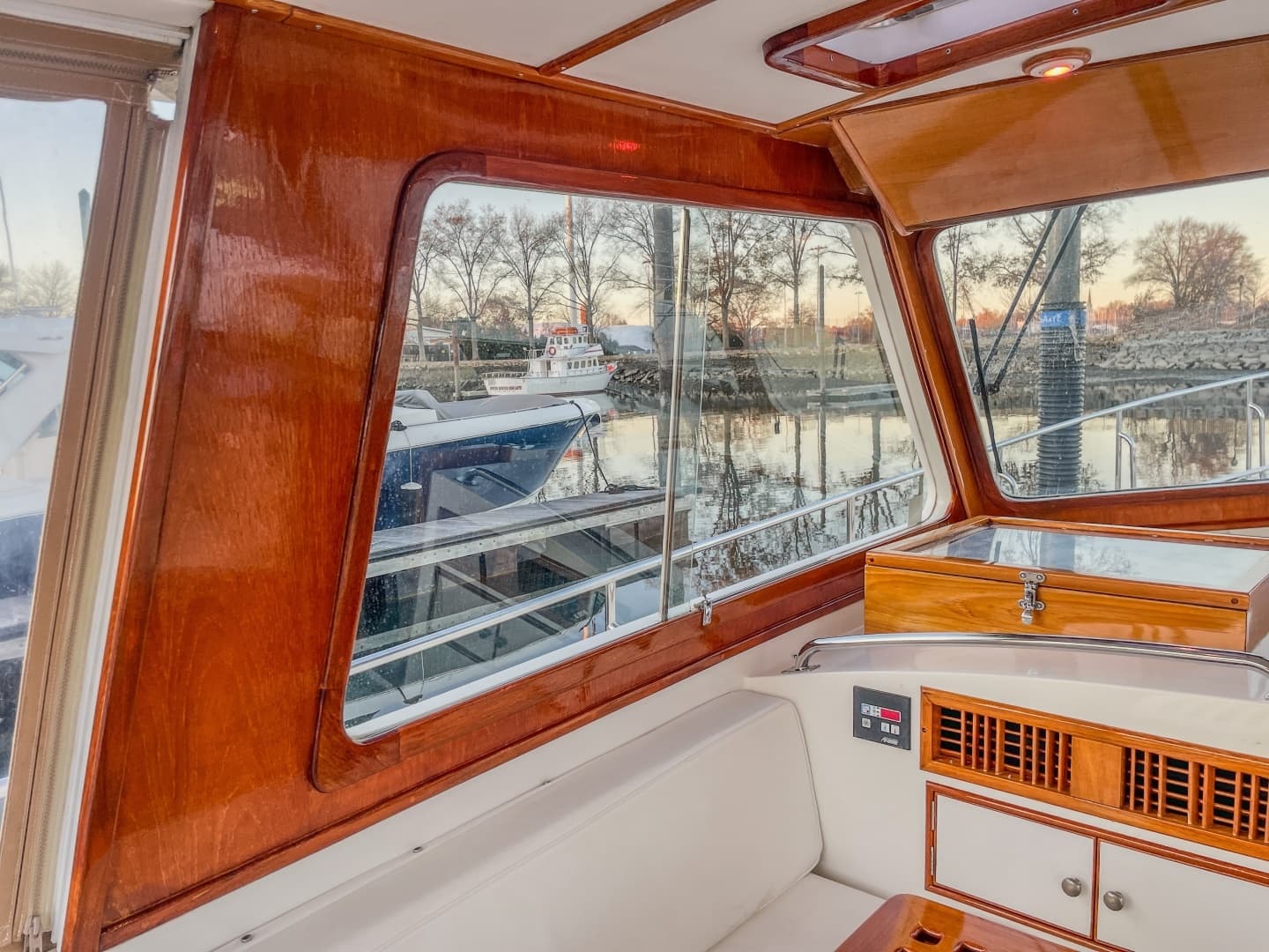 2001 Grand Banks Eastbay 38 HX - Image 26