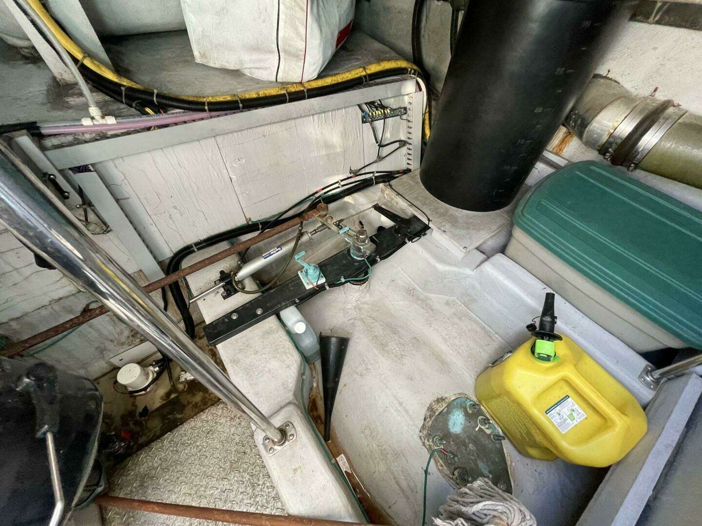 1998 Carver 53 Voyager - Image 21