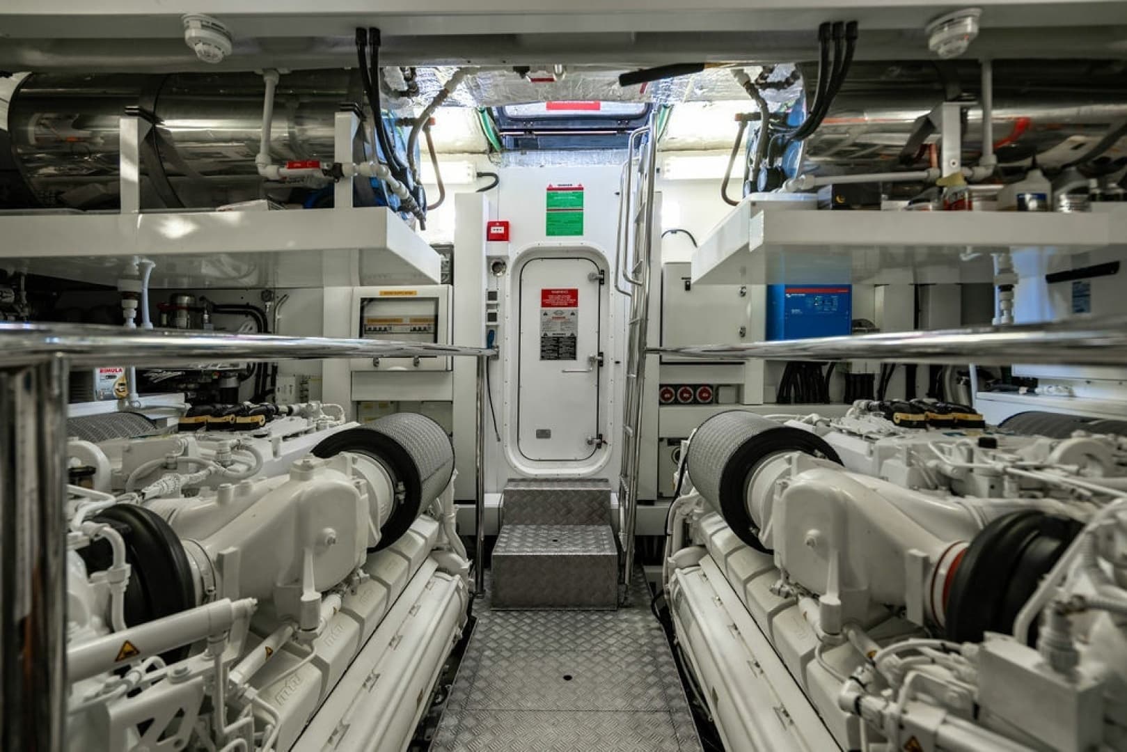 2019 Sunseeker 95 Motor Yacht - Image 100
