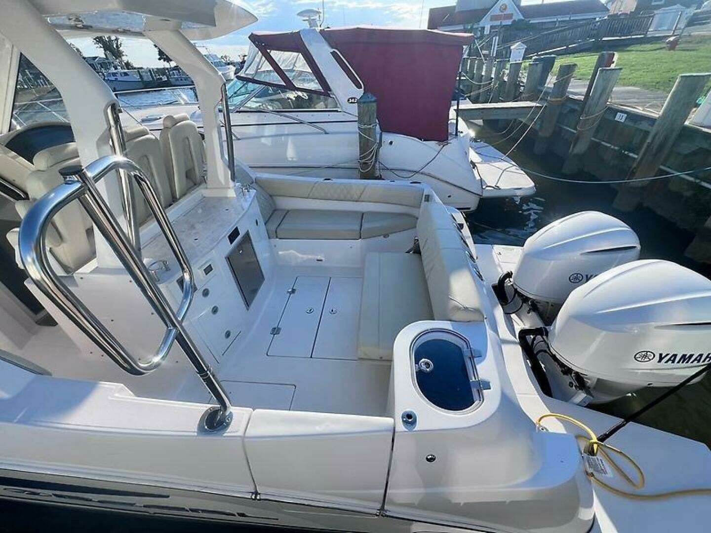 2019 Regal 33 SAV - Image 7