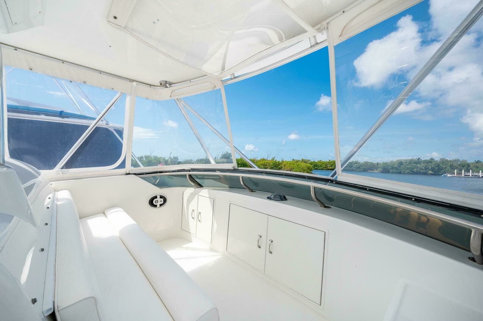1992 Hatteras 50 Convertible - Image 9