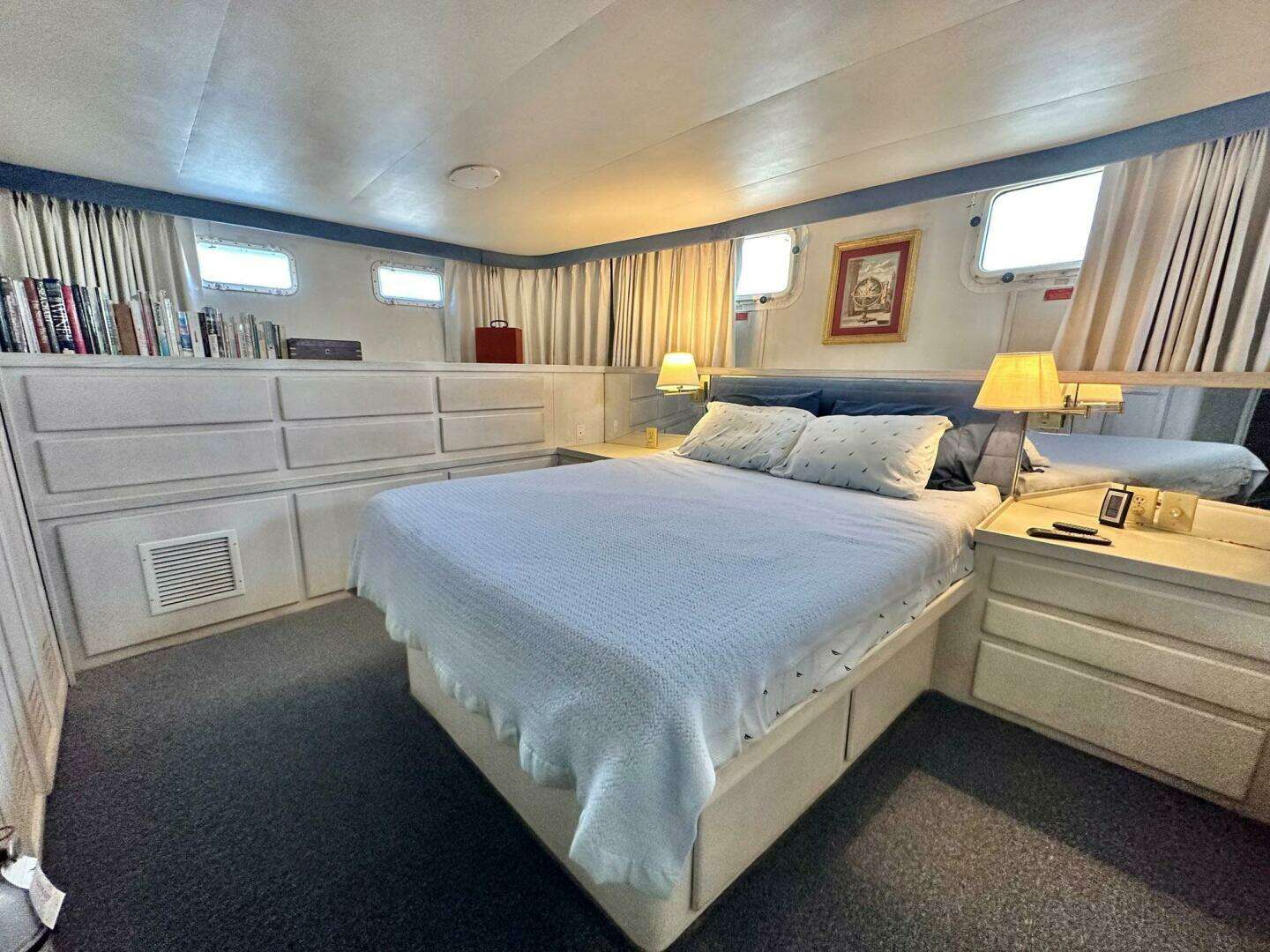 1987 Hatteras 54 MotorYacht - Image 19