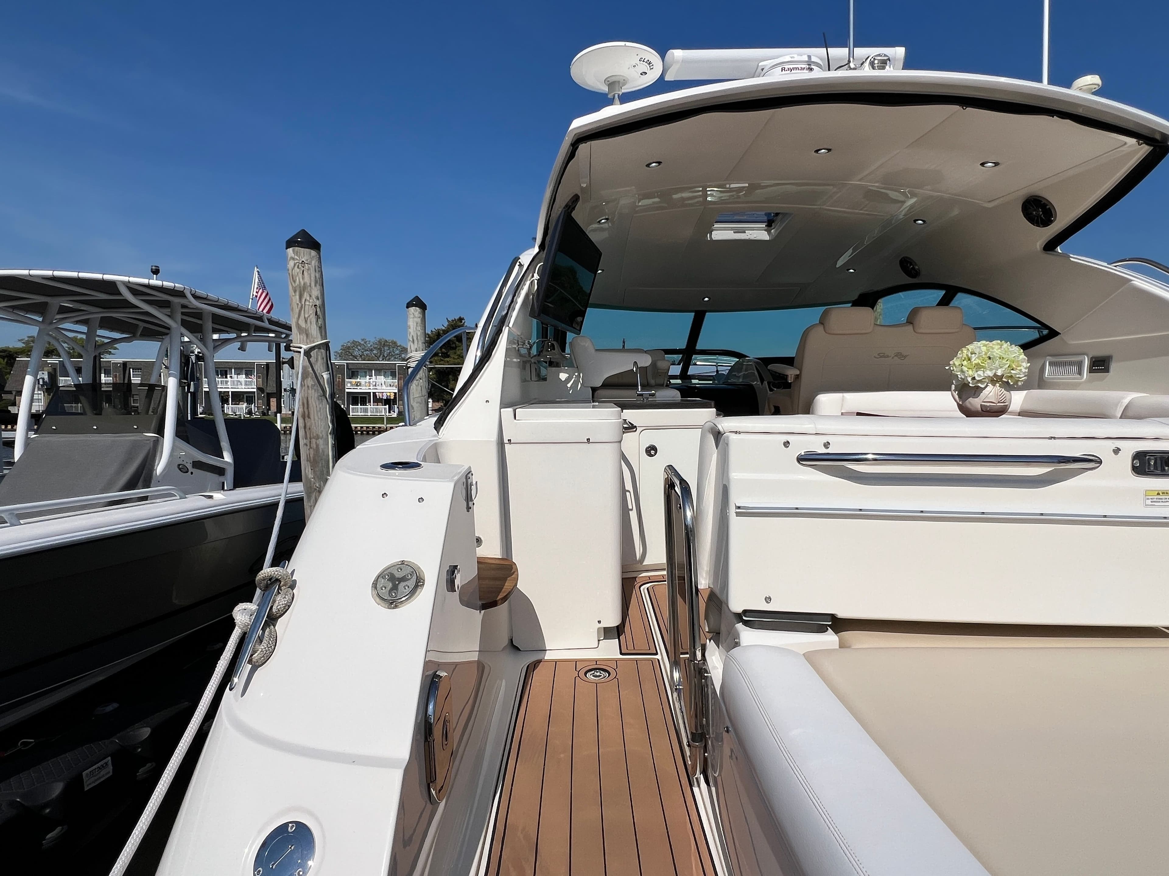 2015 Sea Ray 410 Sundancer - 7