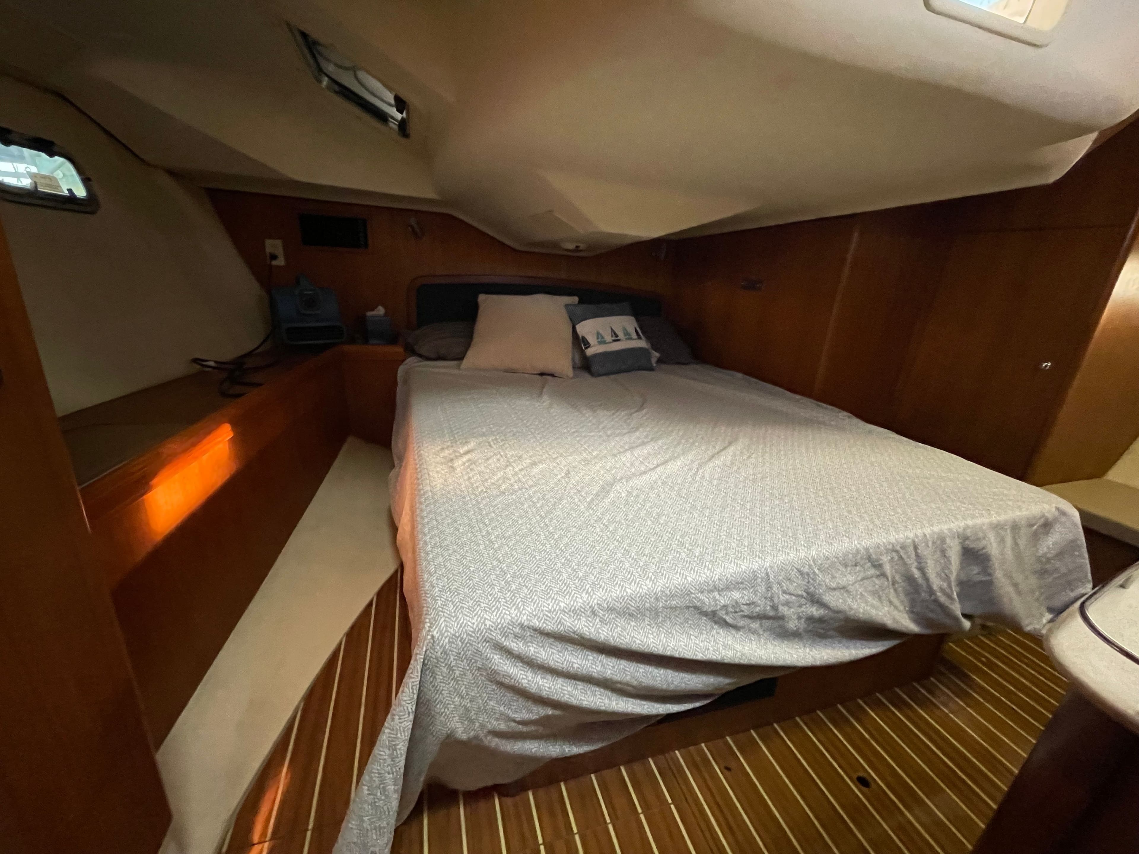2006 Hunter 44 DS - 20