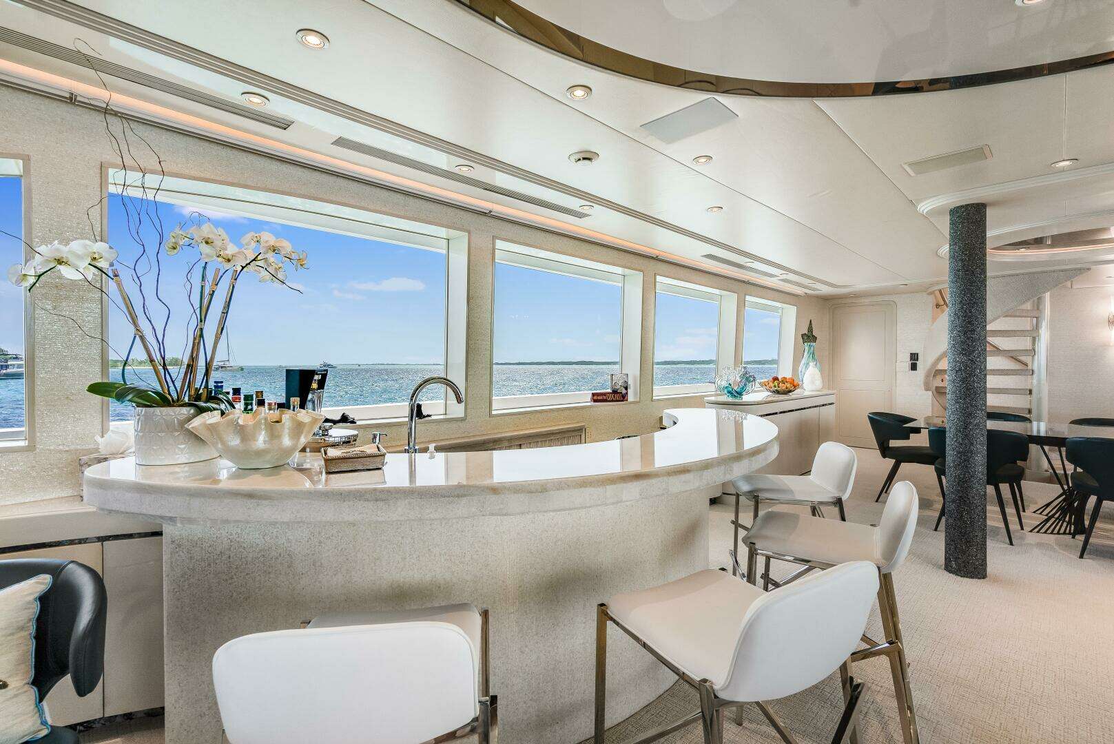 2001 Westship Skylounge - Image 11