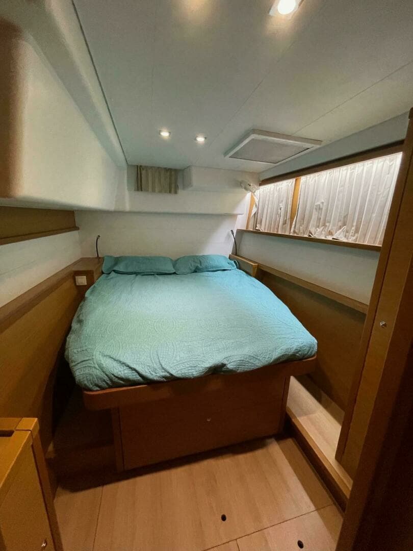 2015 Lagoon 450F - Image 13