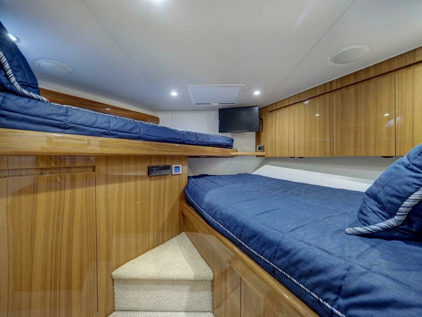 2017 Viking 52 Convertible - Image 20
