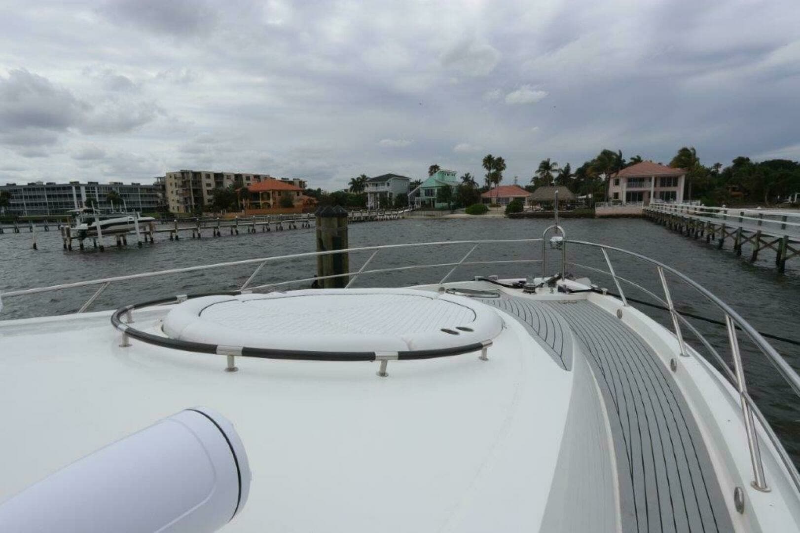 2009 Lazzara Yachts LSX 75 - Image 3