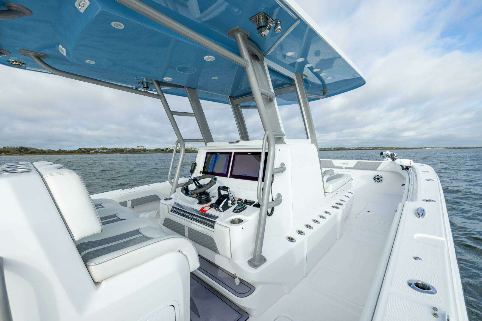 2024 Invincible 35’ Catamaran - Image 21