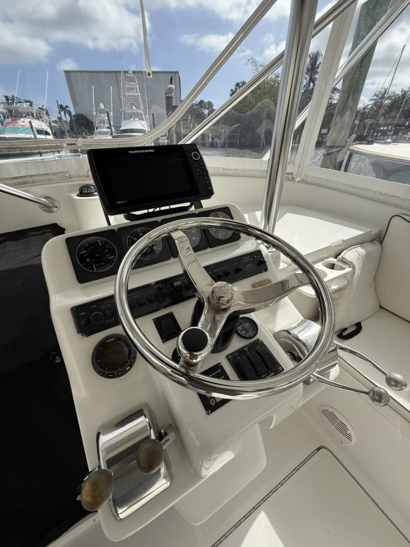 2000 Luhrs — - Image 14