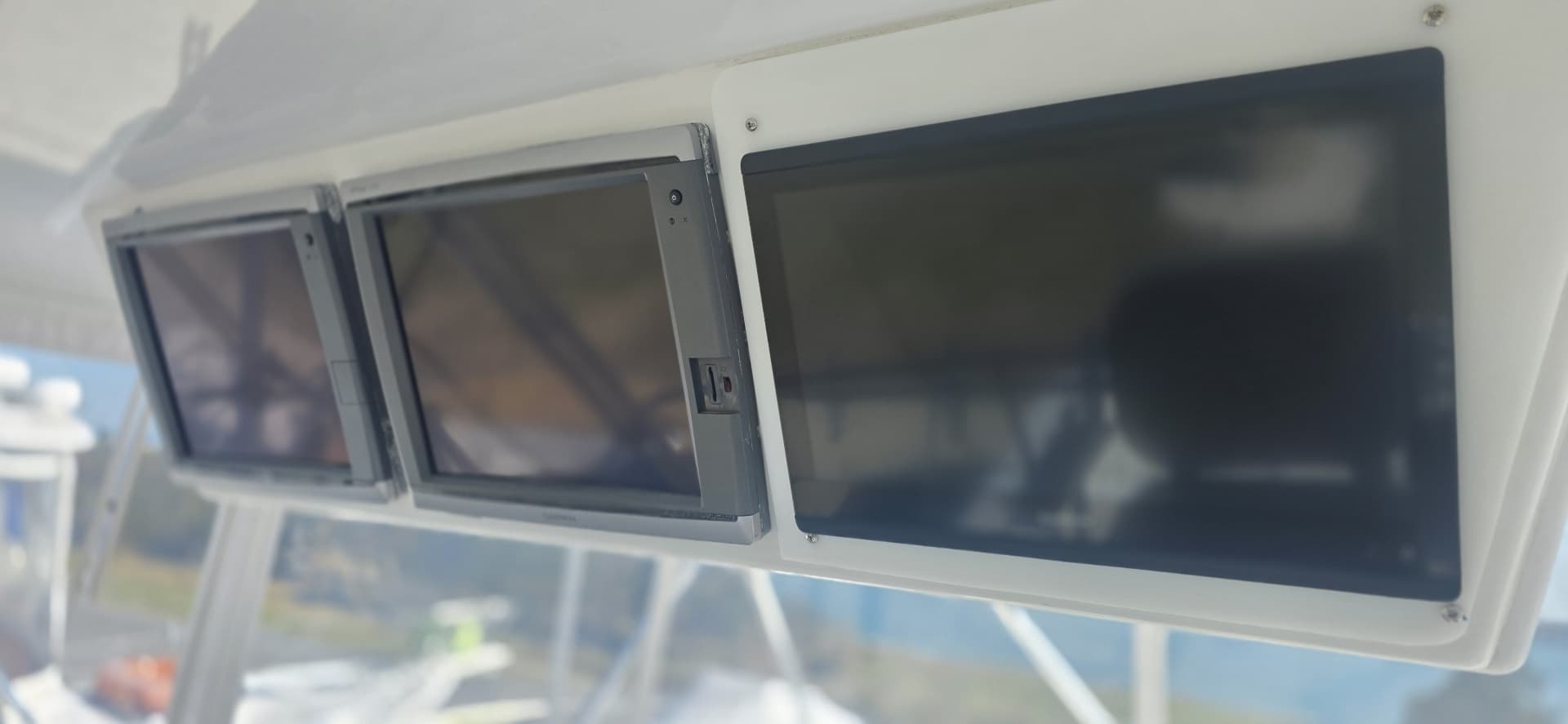 1989 Hatteras 52 Convertible - Image 40