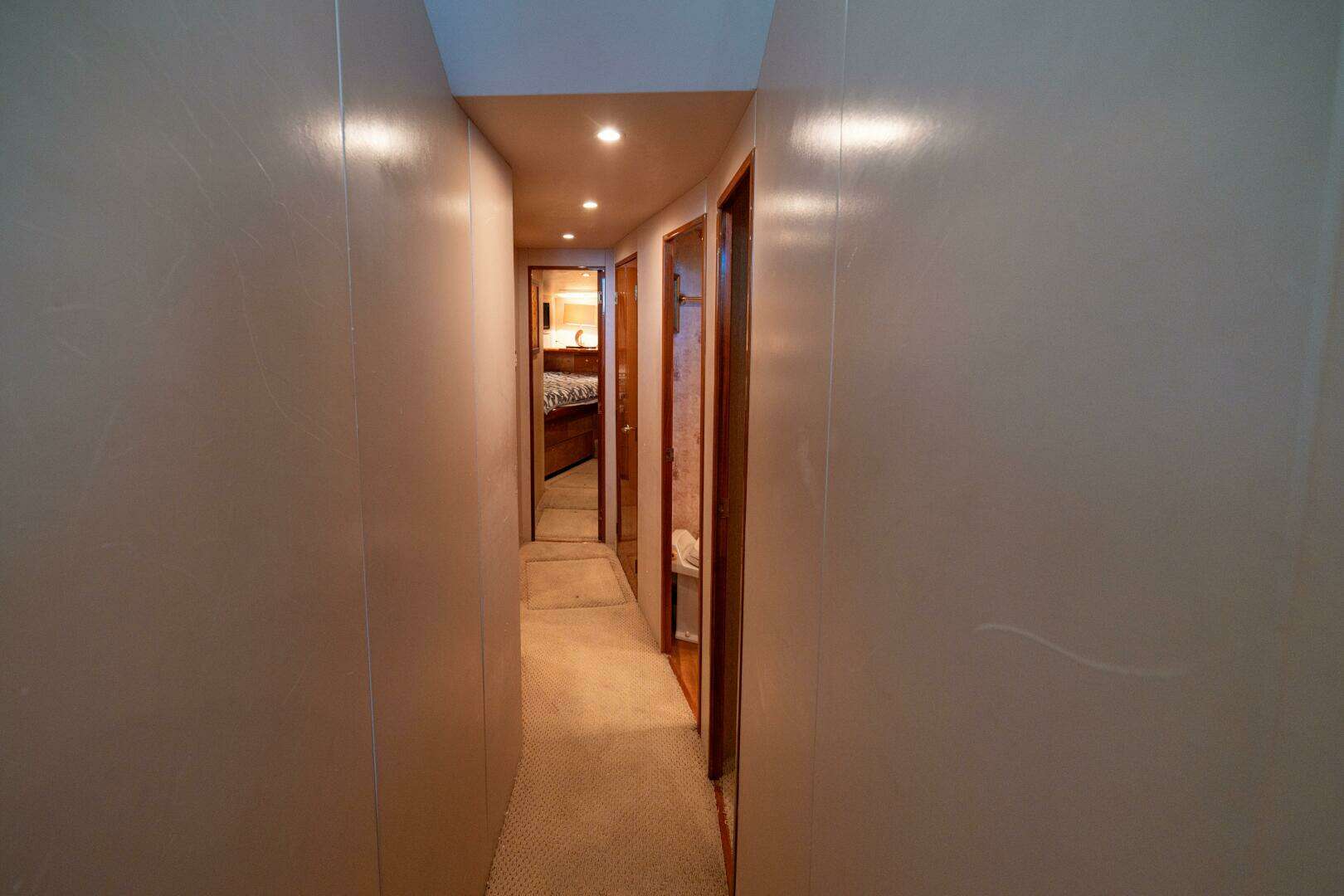 2004 Viking 61 Convertible - Image 46