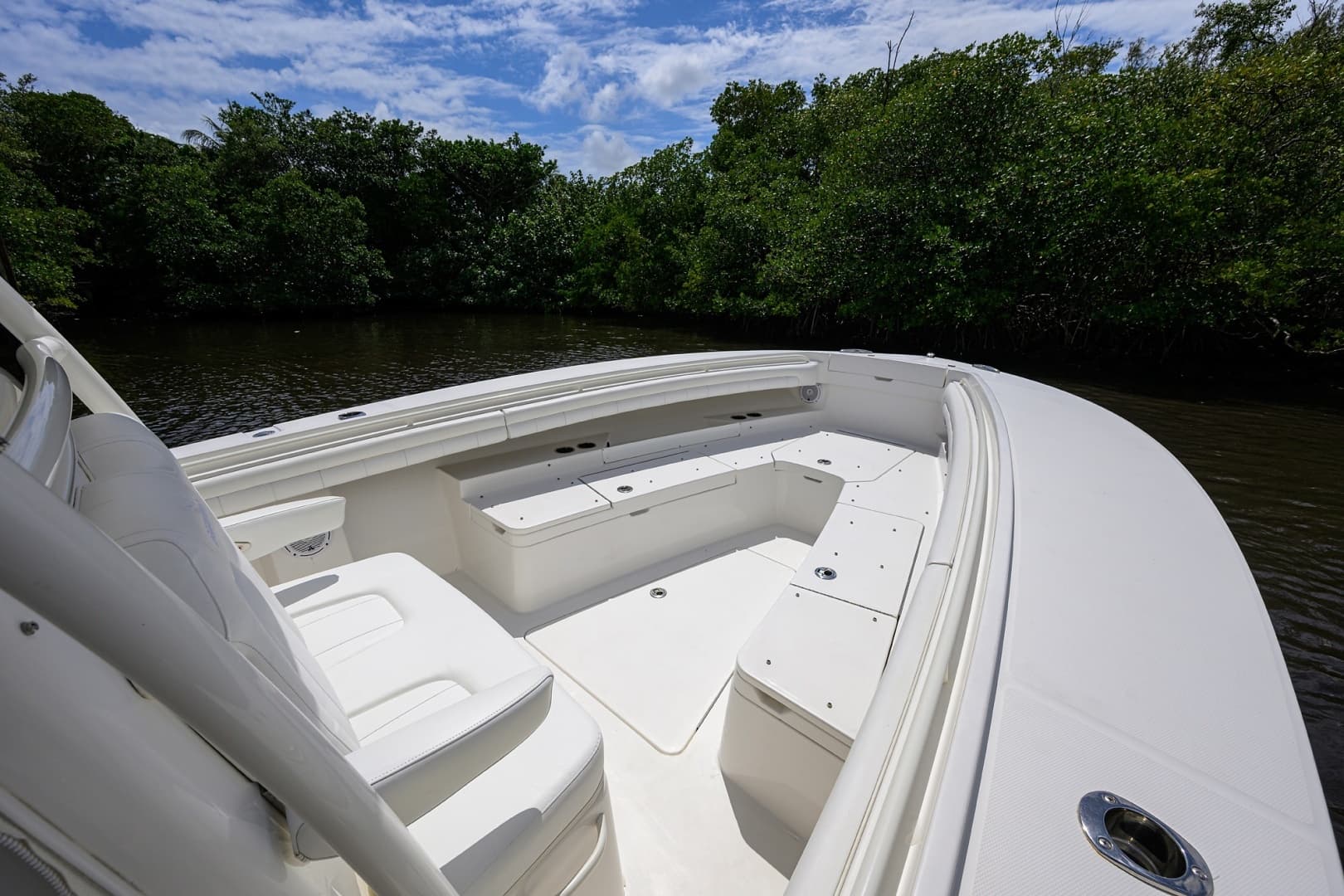 2019 Regulator Center Console - Image 21