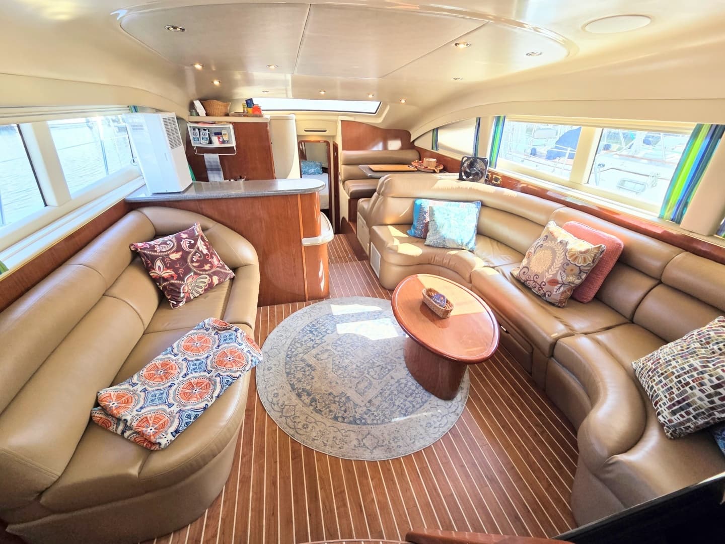 2002 Sea Ray 480 Motor Yacht - Image 8