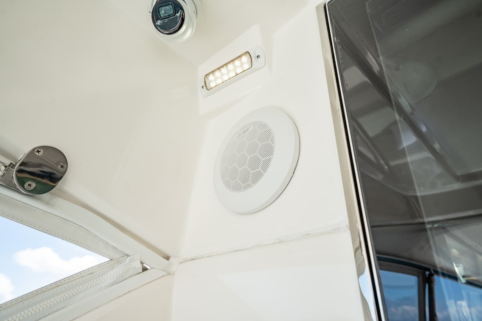 2016 Riviera 5000 Sport Yacht - Image 33