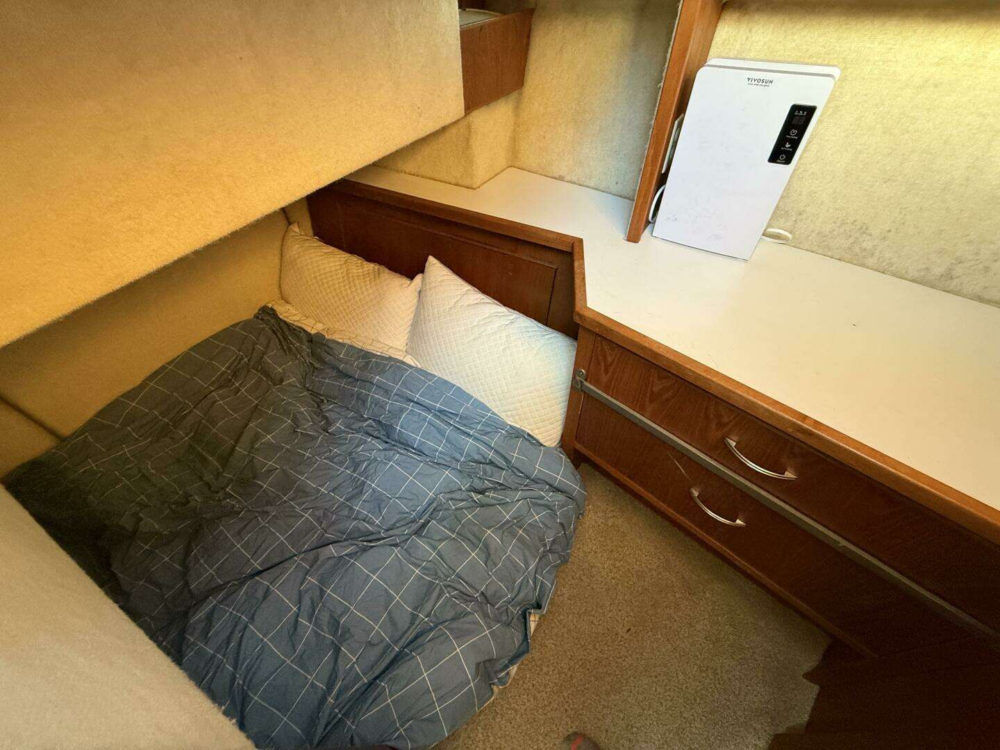 1998 Bayliner 4087 - Image 16