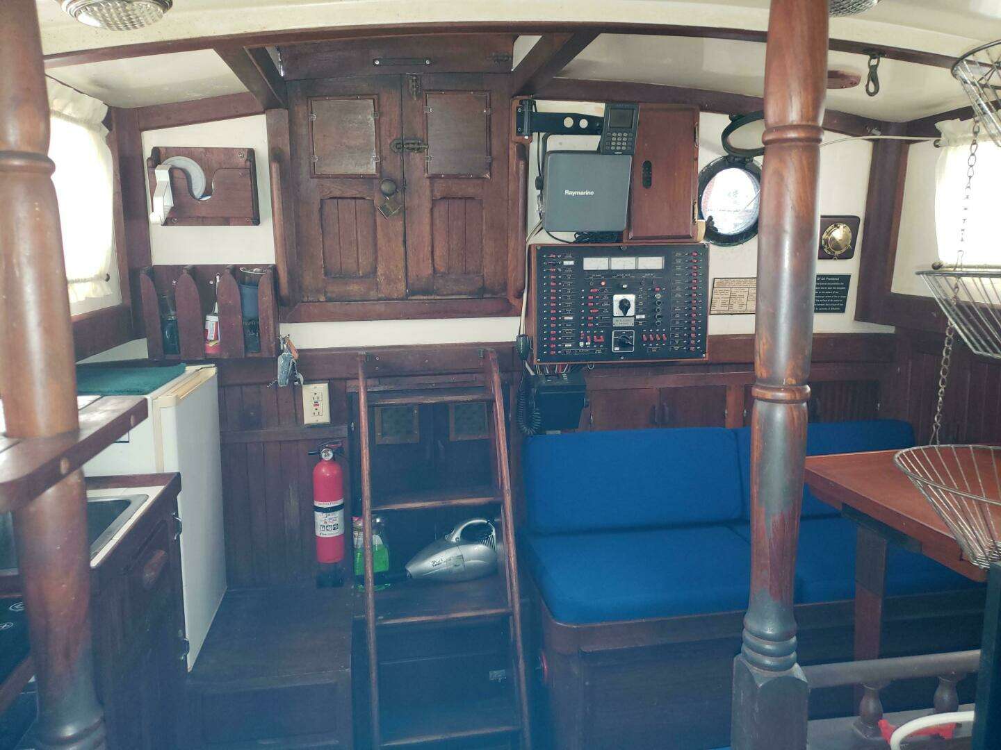 1977 Hardin Sea Wolf Masthead Ketch - Image 8