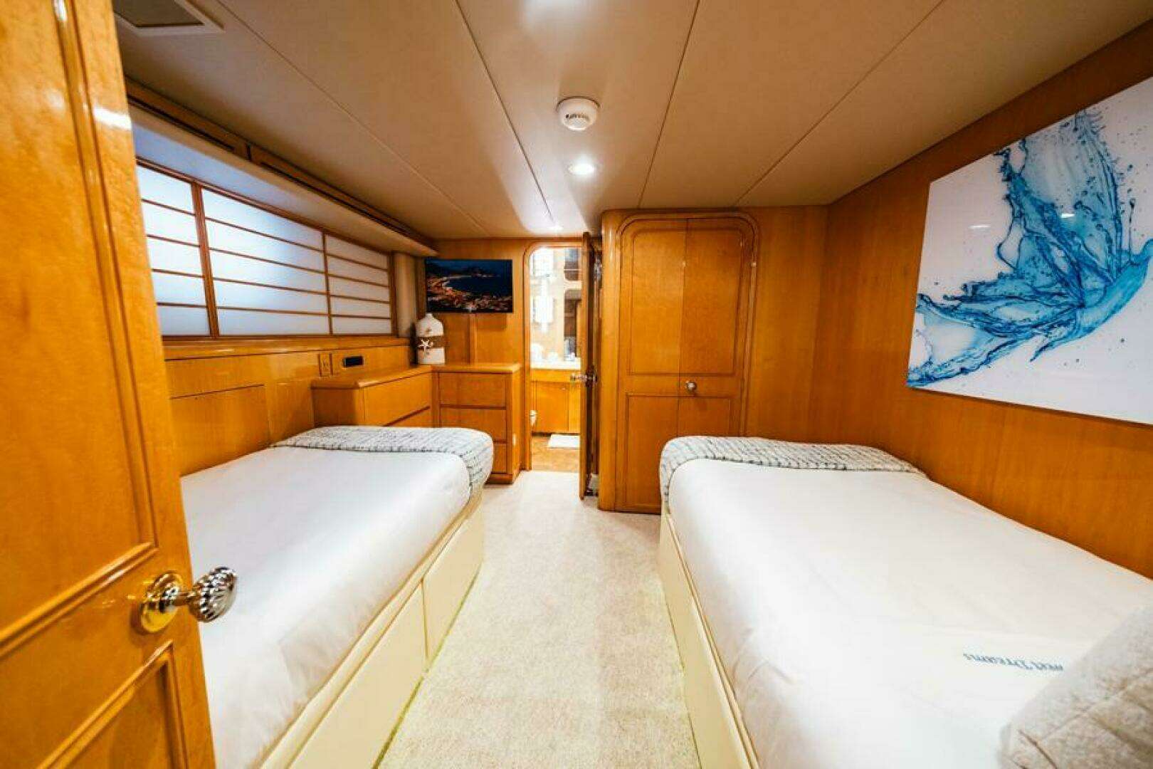 1995 Hatteras Flybridge Motor Yacht - Image 38