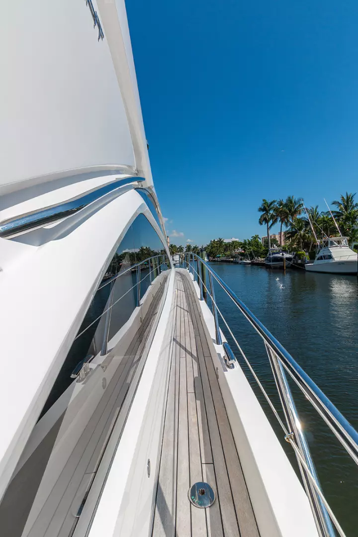 2015 Sunseeker Sport Yacht 68 - Image 33