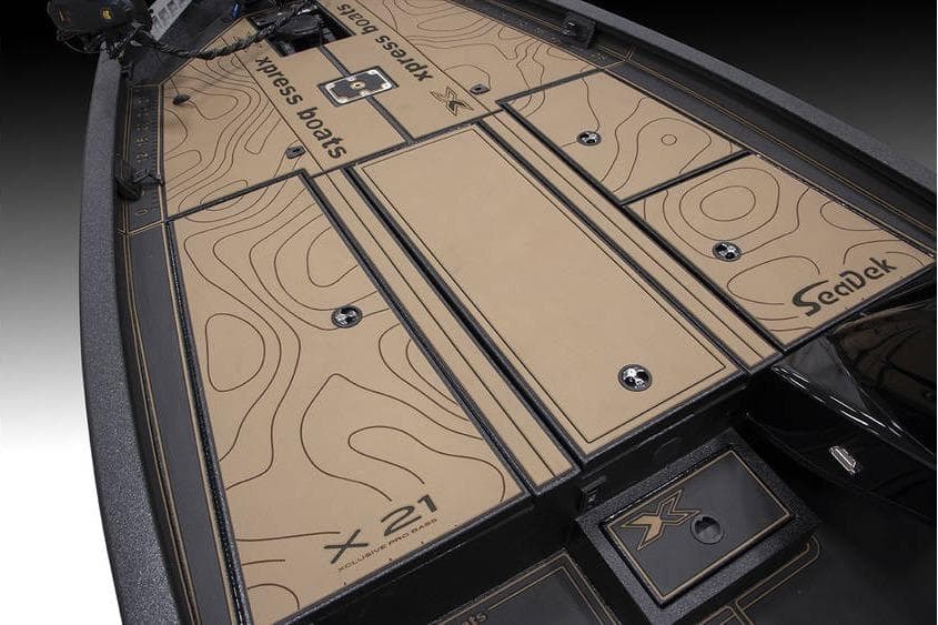 2026 Xpress X21 Pro boat deck with custom SeaDek flooring and storage compartments.