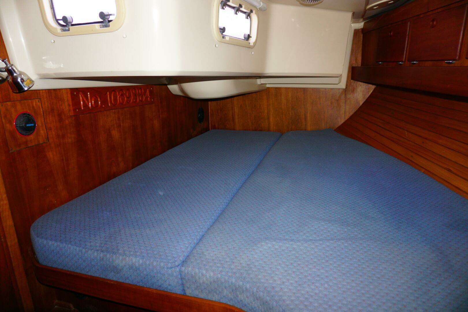 1998 Sabre 402 - Image 7