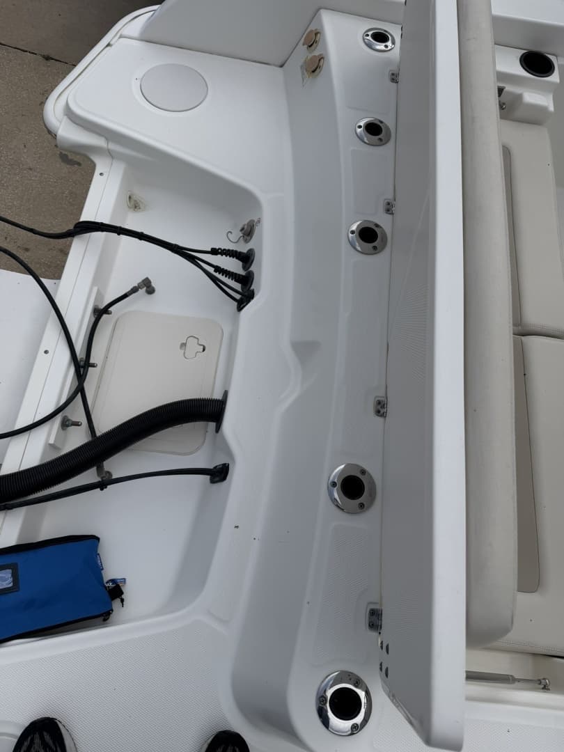 2019 Boston Whaler 270 Dauntless - Image 19