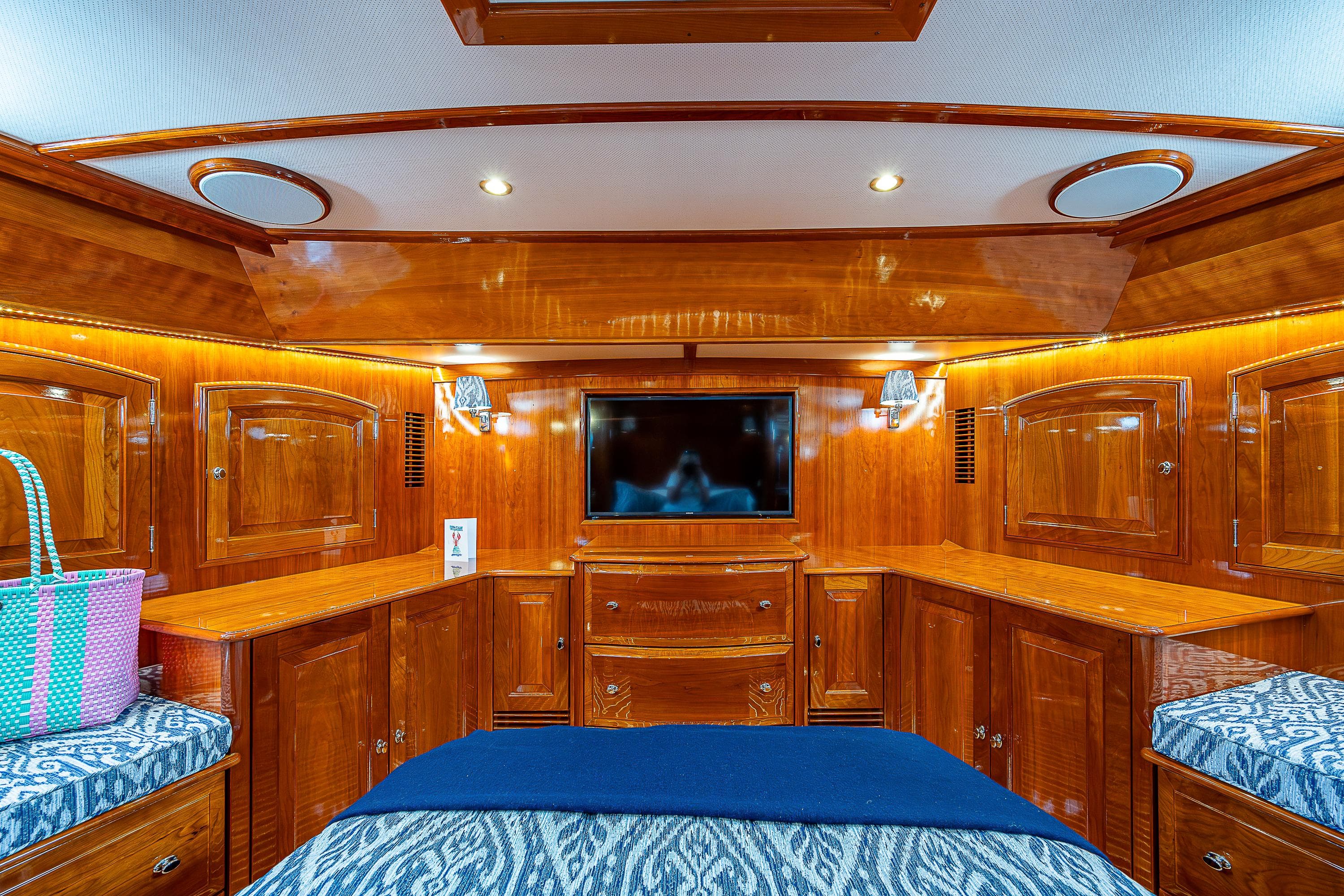 2018 Hinckley Talaria 55 MKII - 53