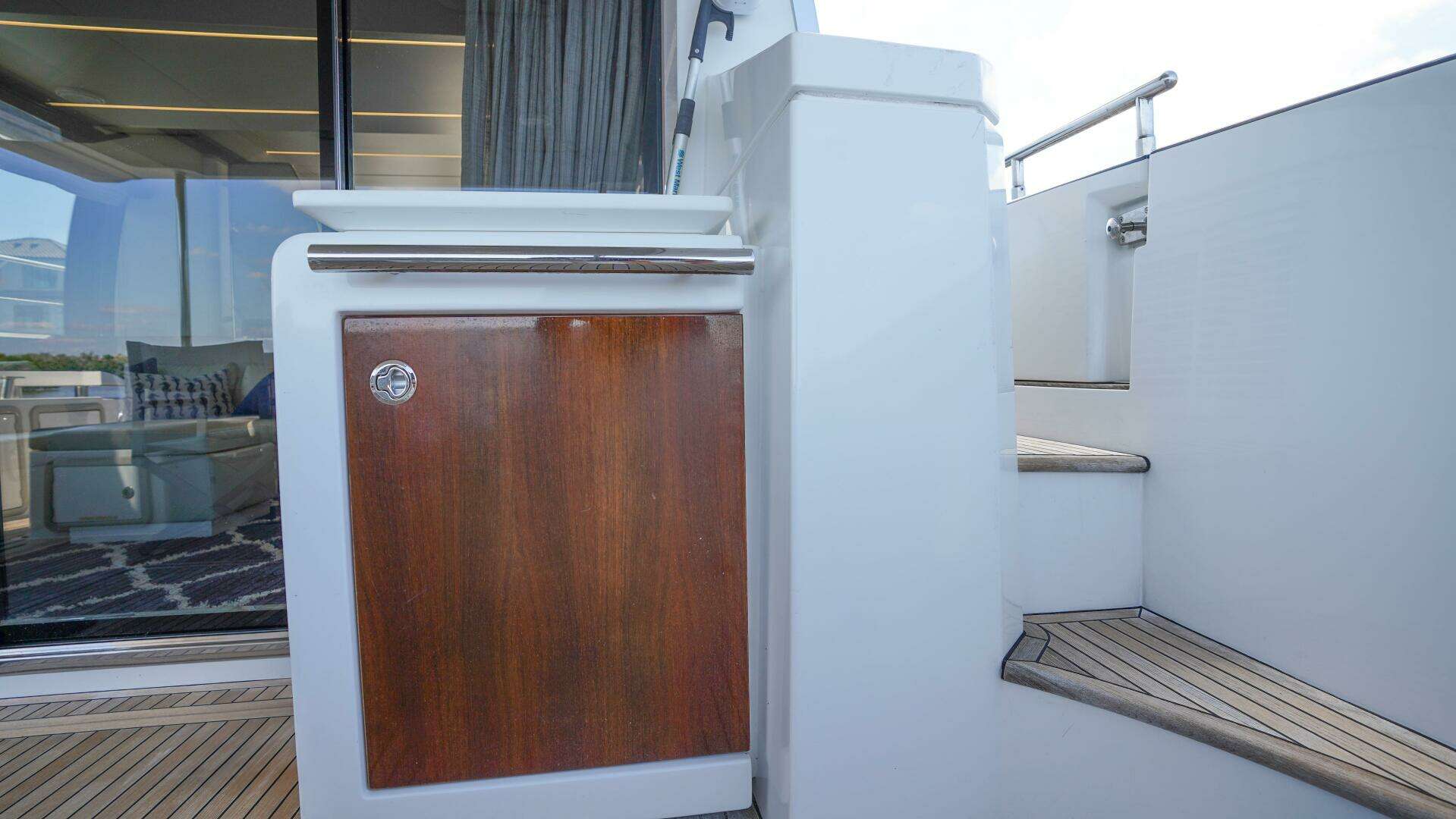 2017 Azimut 66 Flybridge - Image 13