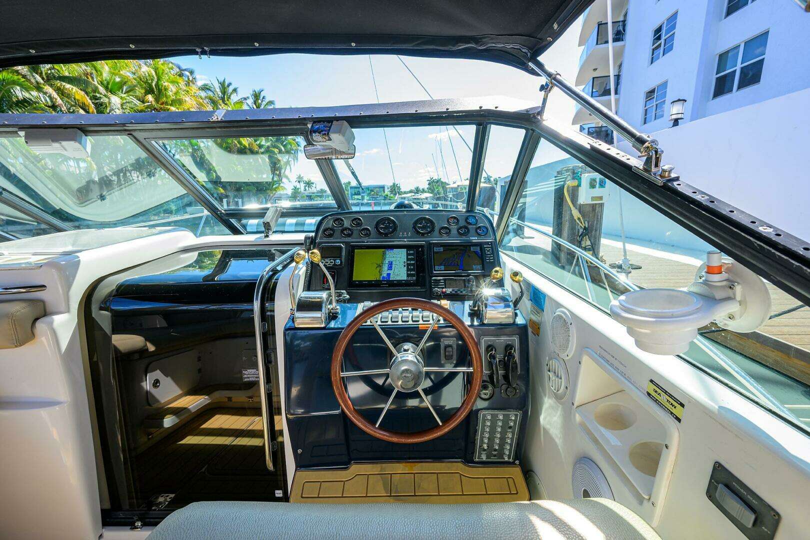 2002 Tiara Yachts 3100 LE - Image 17