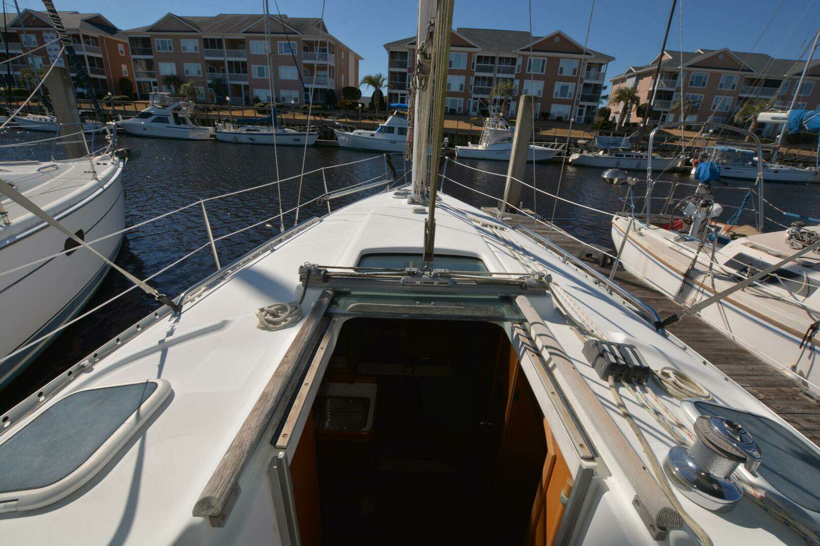 2002 Beneteau Oceanis 331 - Image 13