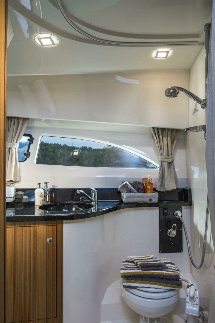 2026 Marex 310 Sun Cruiser - Image 18