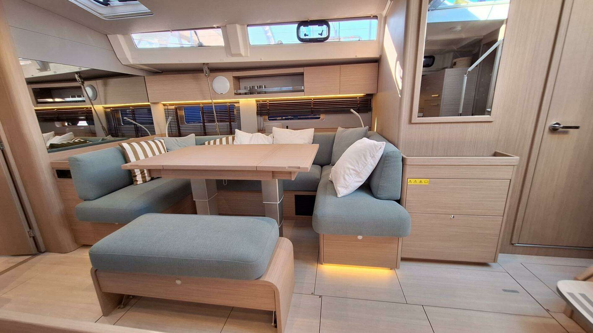 2026 Beneteau Oceanis 52 FIRST LINE - Image 10