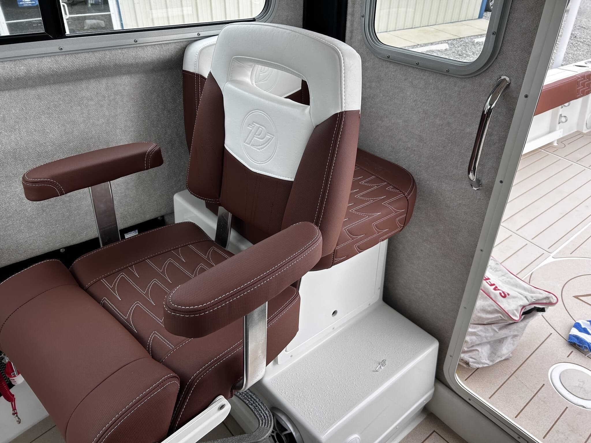 2026 Parker 287 Explorer - 30