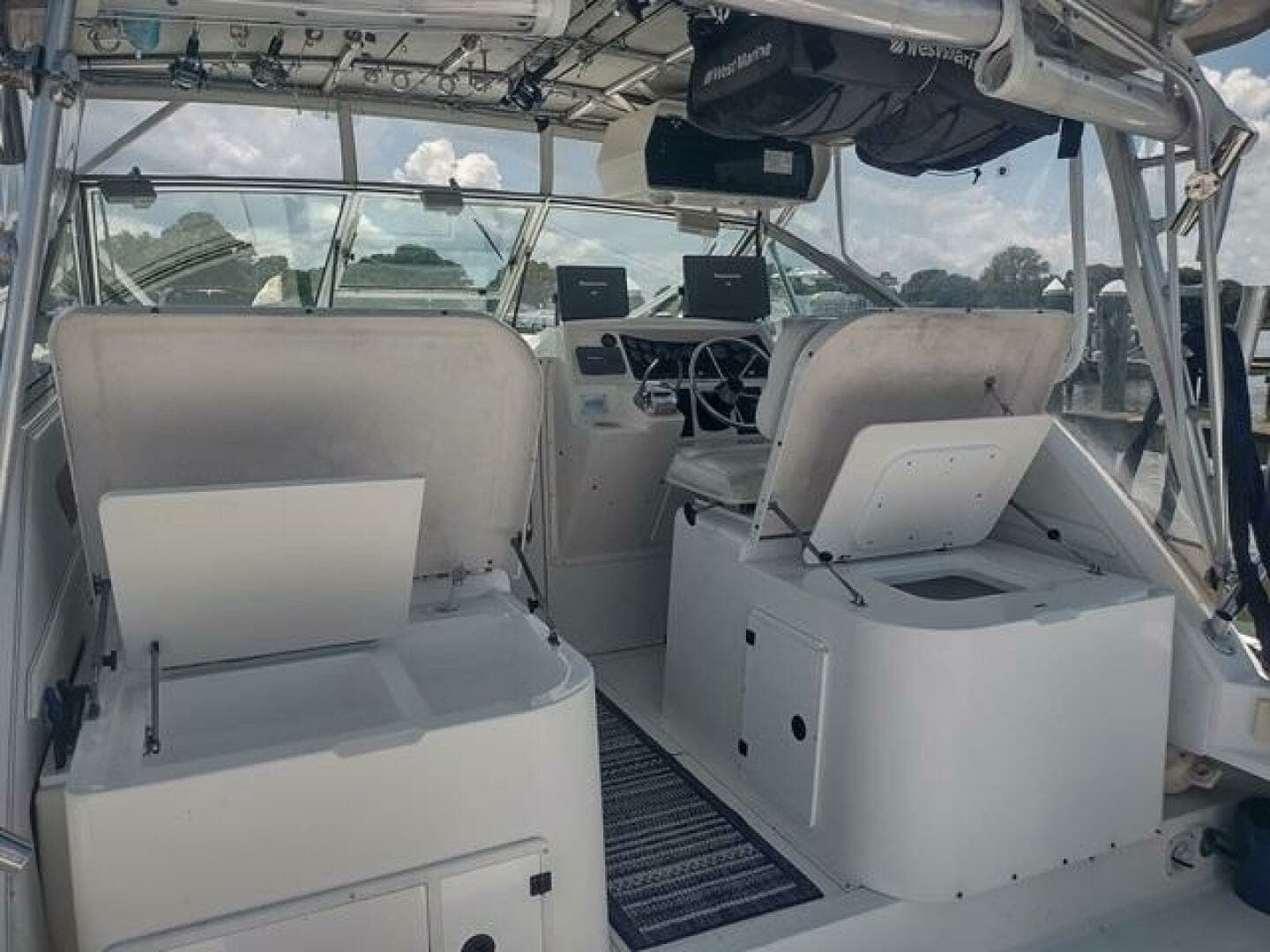 1996 Wellcraft 3300 Coastal - Image 28