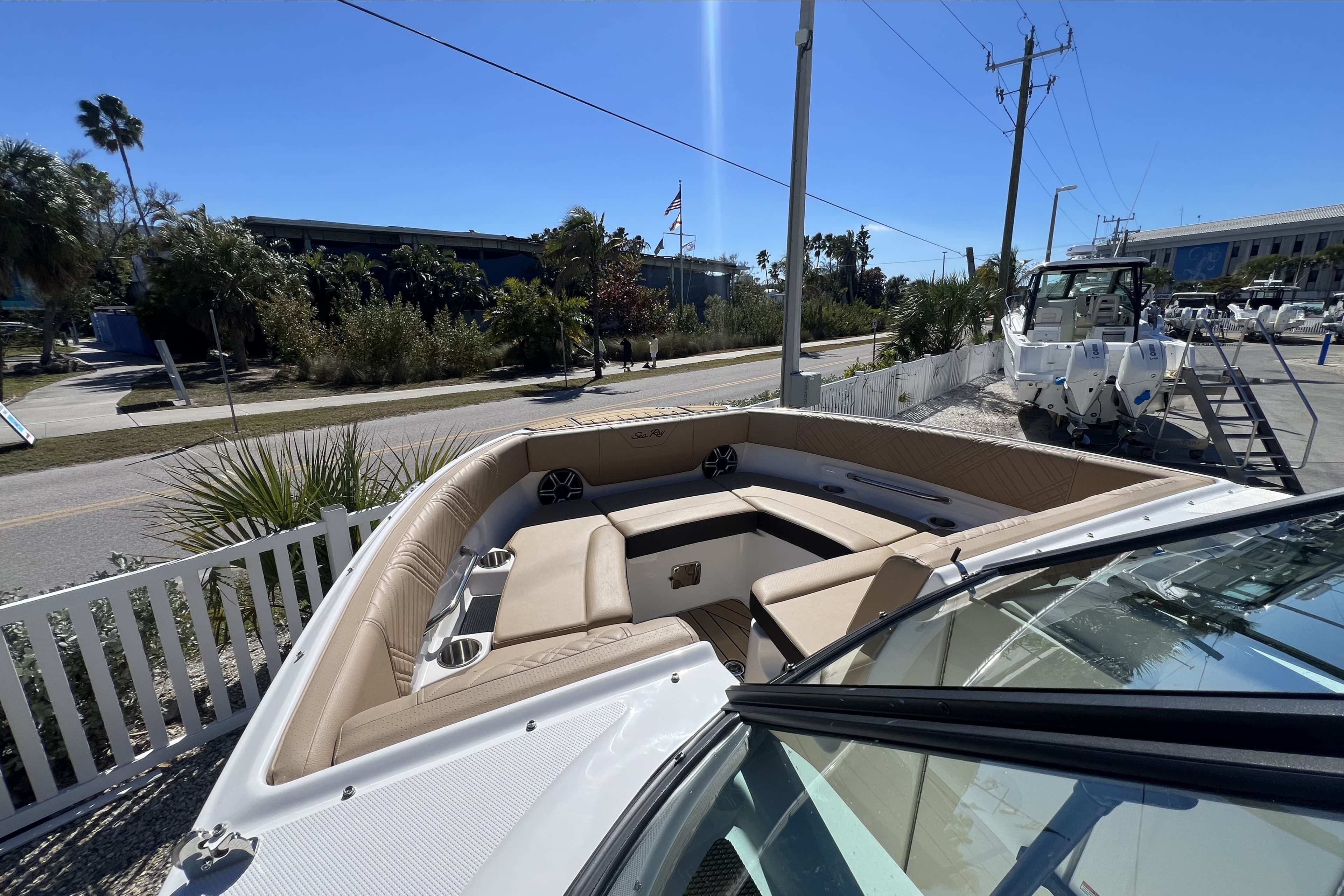2026 Sea Ray SDX 250 Outboard - 8