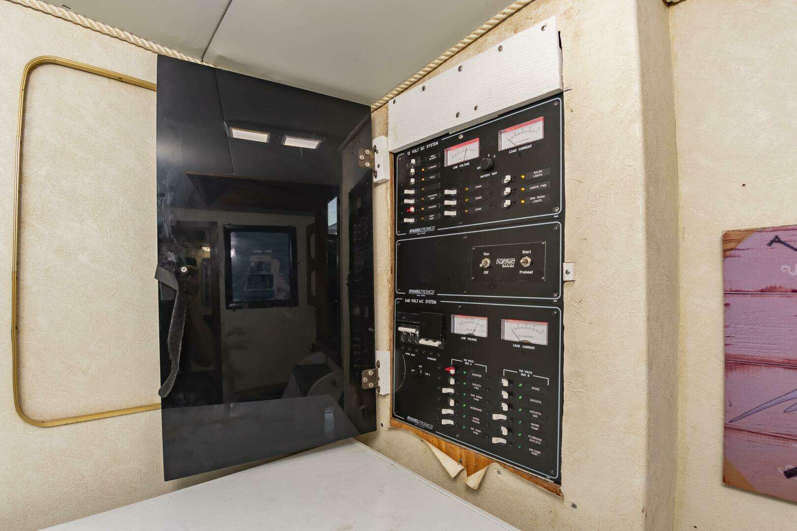 2000 Custom Carolina Terry Guthrie Sportfish - Image 38