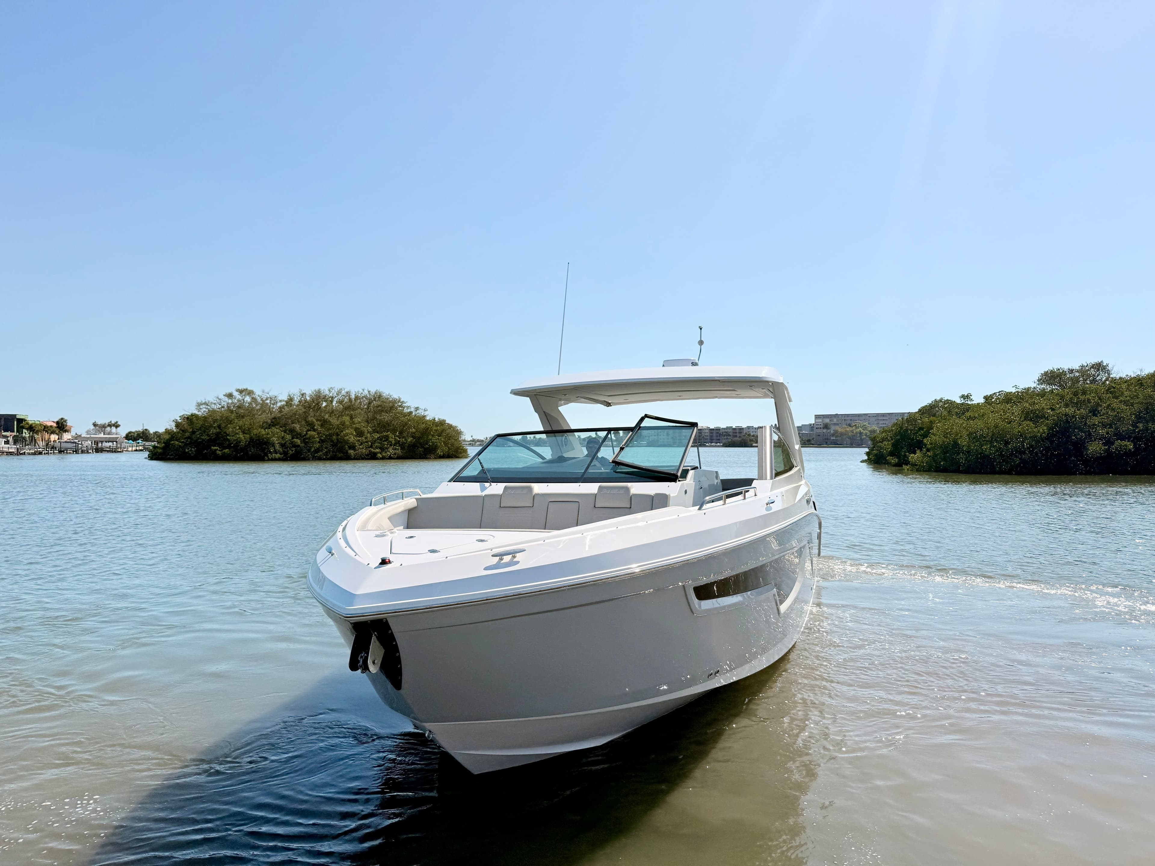 2026 Cruisers Yachts 34 GLS OB - 25