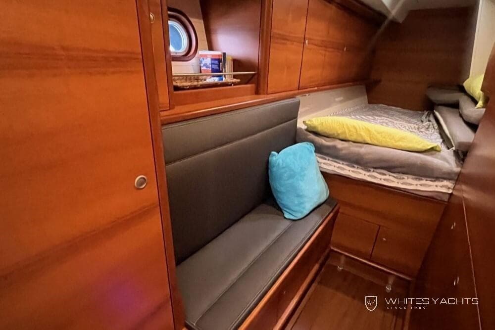 B60 Pilothouse