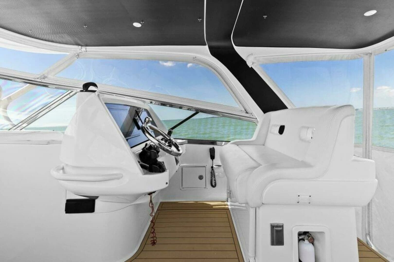 2019 Intrepid 475 Sport Yacht - Image 13