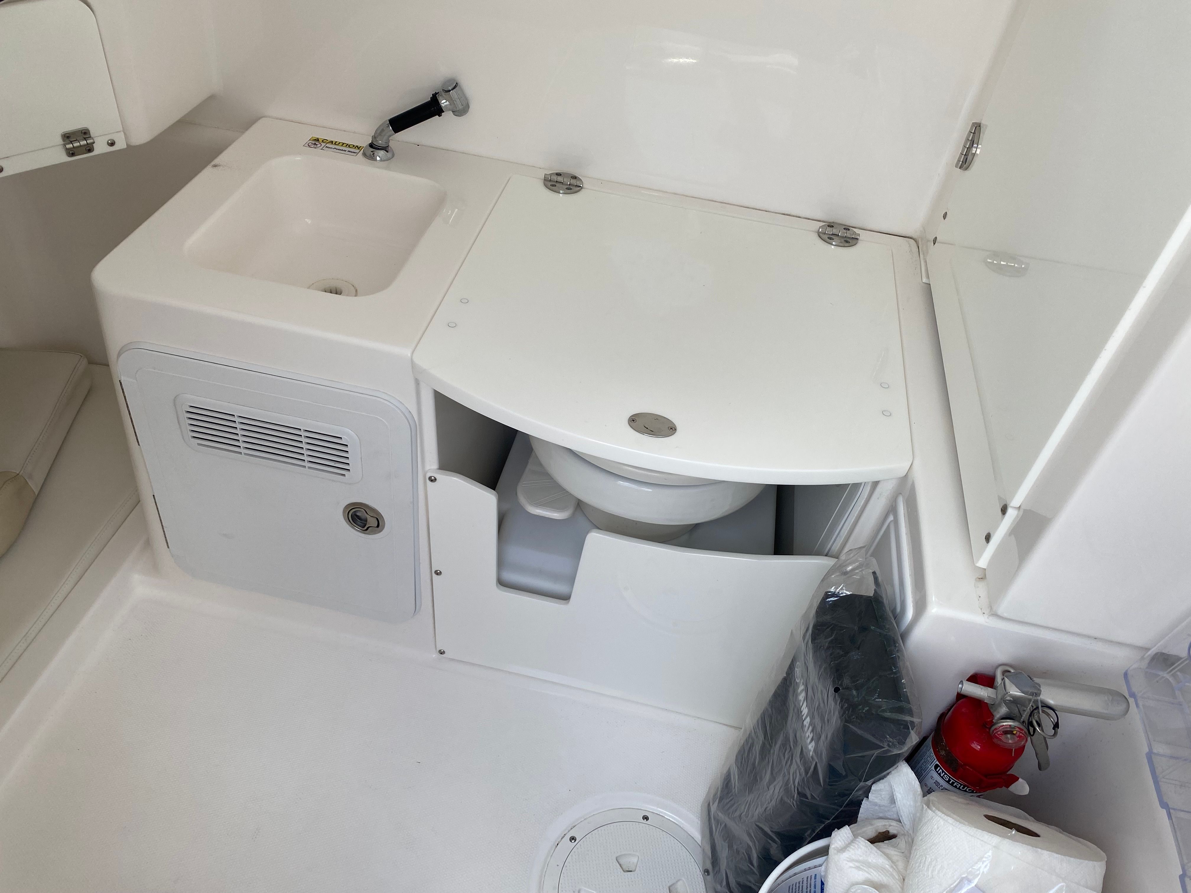 2018 EVERGLADES 355 TOWER - Image 23