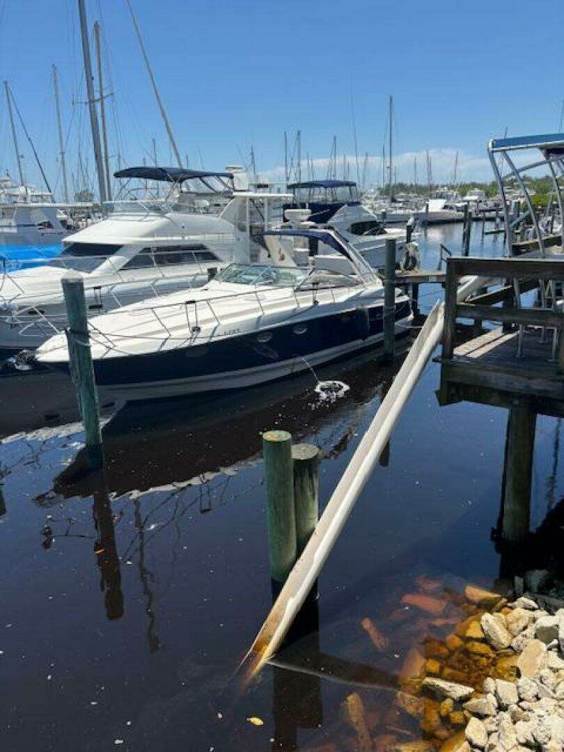2007 Monterey 350 Sport Yacht - Image 6