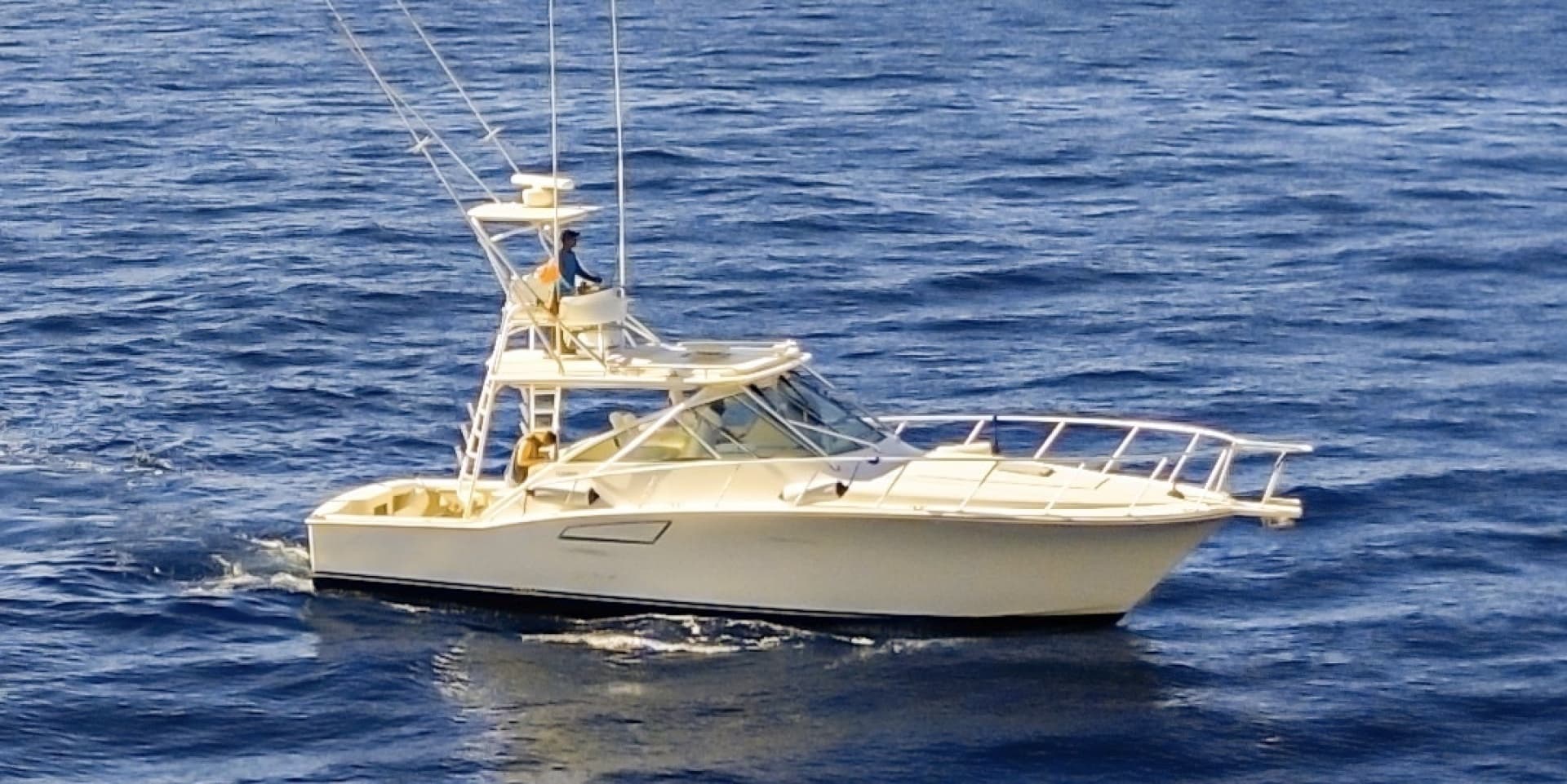 2005 Cabo 40 Hardtop Express - Image 4